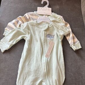Tahari Baby Mint and Beige Footie Duo